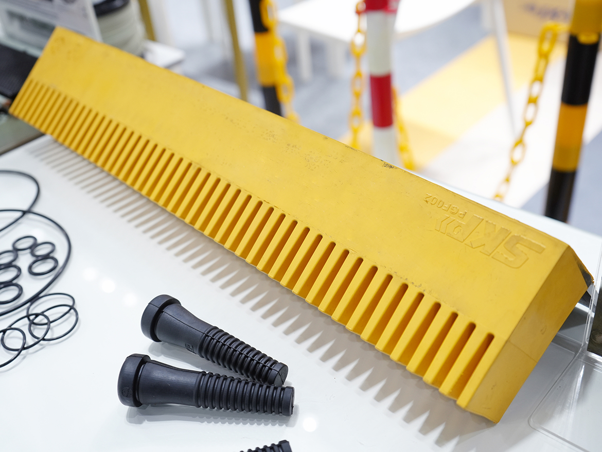 Platform Gap Filler Yellow